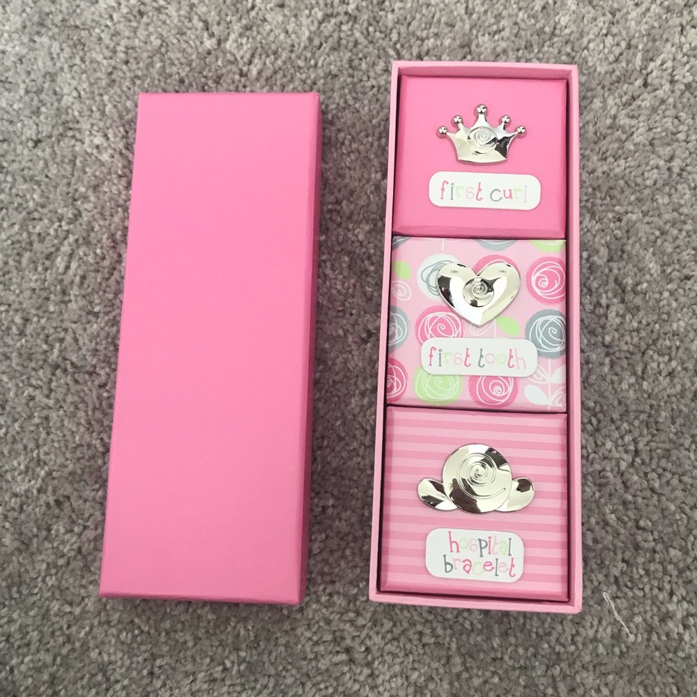Newborn baby girl milestone box 🎀 NWOT